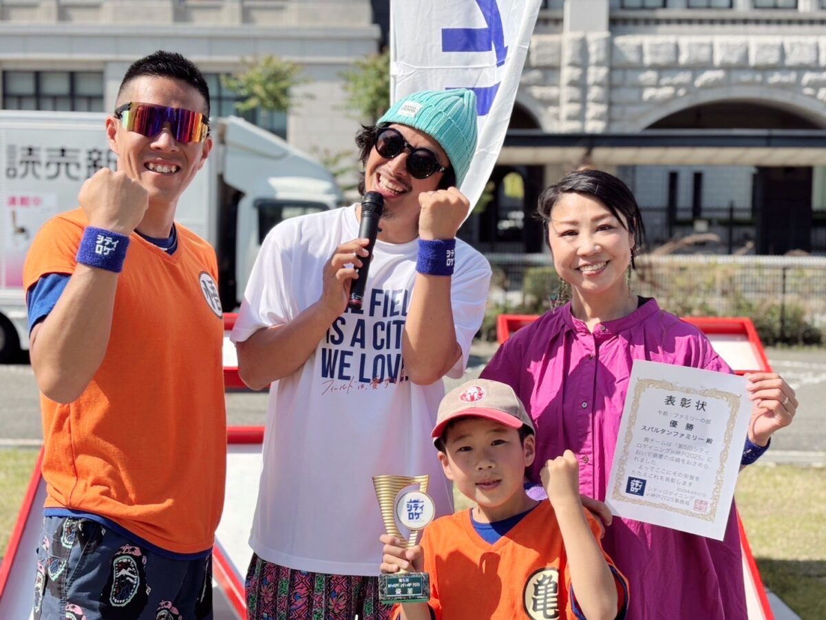 【寄稿】かずえ連載Vol.2｜スパルタンファミリーの夏 淡路島・慶野松原海水浴場の写真